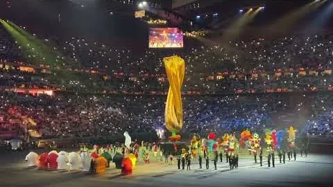 卡塔尔F1赛事：维斯塔潘夺冠，车队总冠军悬念揭晓